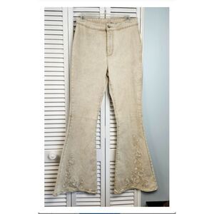 Chelsea & Violet Beige Flare Jeans 30 Embroidered Floral Boho Stretch Denim NWT